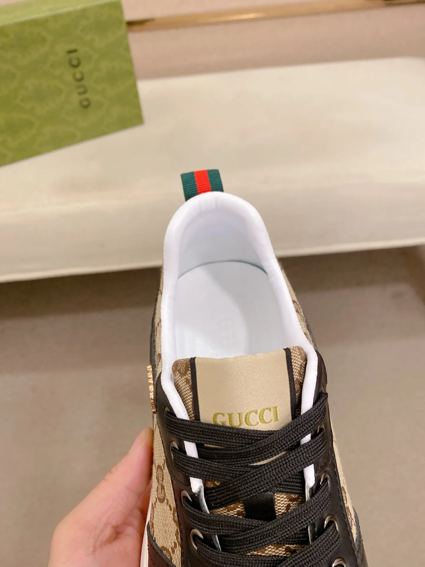 Factory price 462💰New GUCCI (Gucci) counters are launched simultaneously, new men's shoes, 😘fabrics are selected imported cowhide, lining: sheepskin lining. 👍🏿 High-end ☄️ air-cushion molded anti-slip rubber outsole, exquisite lines, simple and elegant, comfortable and high-end for leisure travel. Code number: 38 to 44 (45 can be customized and cannot be returned or exchanged)
